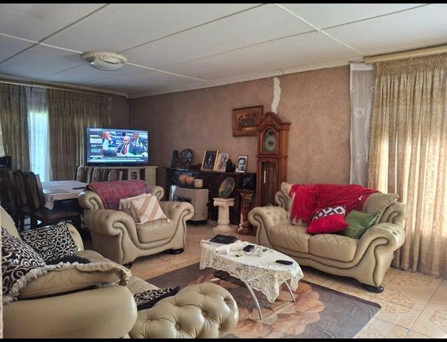 3 BEDROOM HOUSE FOR SALE IN ARCON PARK